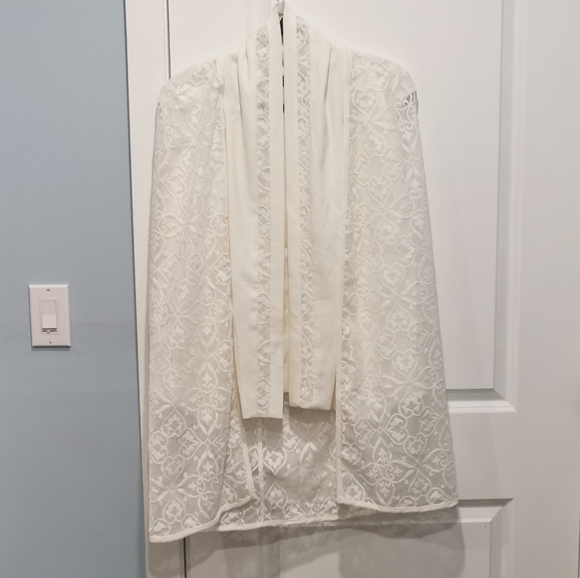 Elliatt Cape Blazer from Nasty Gal EUC - Picture 4 of 12